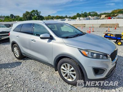 Czwarte zdjęcie samochodu z boku: 2018 KIA SORENTO LX V6 VIN:5XYPGDA52JG426084 - miniatura