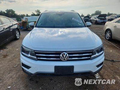 Piąte zdjęcie samochodu w środku: 2020 VOLKSWAGEN TIGUAN SE VIN:3VV2B7AX4LM144693 - miniatura