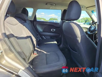 Zdjęcie 10 z 12 samochodu: 2016 KIA SOUL + VIN:KNDJP3A50G7323591 - miniatura