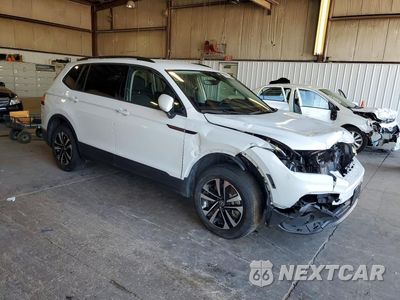Czwarte zdjęcie samochodu z boku: 2024 VOLKSWAGEN TIGUAN S VIN:3VVFB7AX3RM110125 - miniatura
