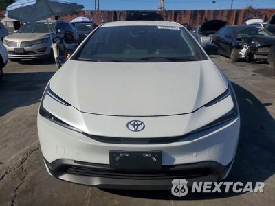 Piąte zdjęcie samochodu w środku: 2026 TOYOTA PRIUS LE VIN:JTDACAAU1T3083217 - miniatura