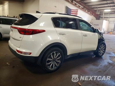 Trzecie zdjęcie samochodu z tyłu: 2018 KIA SPORTAGE EX VIN:KNDPNCAC4J7396260 - miniatura