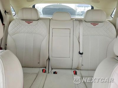 Zdjęcie 10 z 13 samochodu: 2018 BENTLEY BENTAYGA VIN:SJAAC2ZV2JC017373 - miniatura