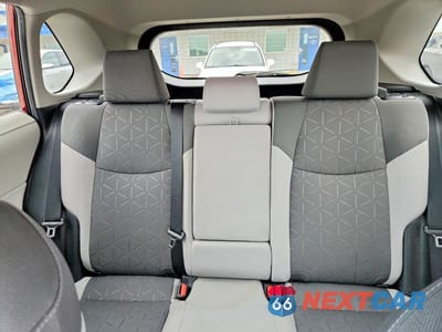 Zdjęcie 10 z 13 samochodu: 2020 TOYOTA RAV4 XLE VIN:2T3P1RFV5LW108830 - miniatura