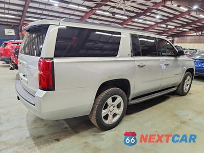 Trzecie zdjęcie samochodu z tyłu: 2015 CHEVROLET SUBURBAN K1500 LT VIN:1GNSKJKC0FR742247 - miniatura