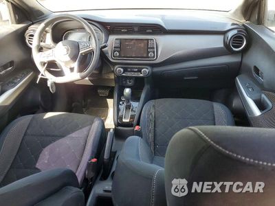 Zdjęcie 8 z 13 samochodu: 2018 NISSAN KICKS SV VIN:3N1CP5CU6JL509151 - miniatura
