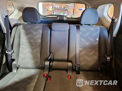 Zdjęcie 10 z 13 samochodu: 2016 NISSAN ROGUE S VIN:KNMAT2MVXGP732151 - miniatura