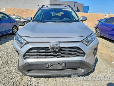 Piąte zdjęcie samochodu w środku: 2019 TOYOTA RAV4 XLE VIN:2T3W1RFVXKW022150 - miniatura