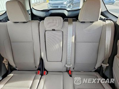 Zdjęcie 10 z 13 samochodu: 2017 FORD ESCAPE SE VIN:1FMCU9GD9HUC34474 - miniatura
