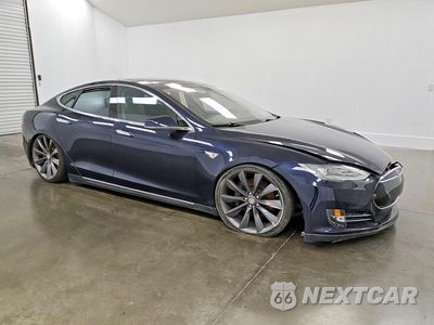 Czwarte zdjęcie samochodu z boku: 2014 TESLA MODEL S VIN:5YJSA1H17EFP39559 - miniatura