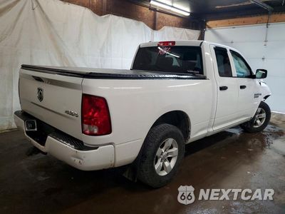 Trzecie zdjęcie samochodu z tyłu: 2018 RAM 1500 ST VIN:1C6RR7FT0JS221635 - miniatura