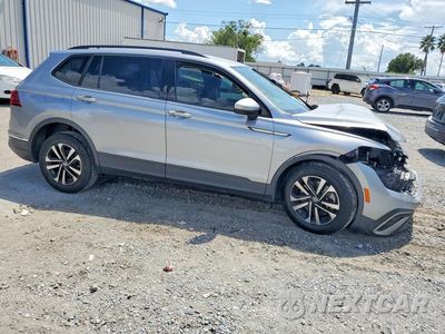 Czwarte zdjęcie samochodu z boku: 2023 VOLKSWAGEN TIGUAN S VIN:3VVRB7AX5PM111187 - miniatura