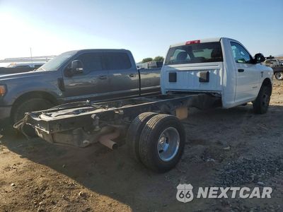 Trzecie zdjęcie samochodu z tyłu: 2019 RAM 3500 VIN:3C7WRSBJ1KG538421 - miniatura