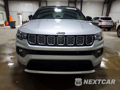 Piąte zdjęcie samochodu w środku: 2025 JEEP COMPASS LIMITED VIN:3C4NJDCN9ST560445 - miniatura