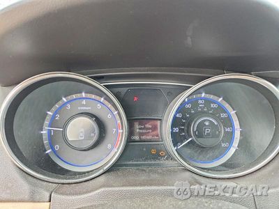 Zdjęcie 9 z 13 samochodu: 2013 HYUNDAI SONATA LIMITED VIN:5NPEC4AC1DH621477 - miniatura