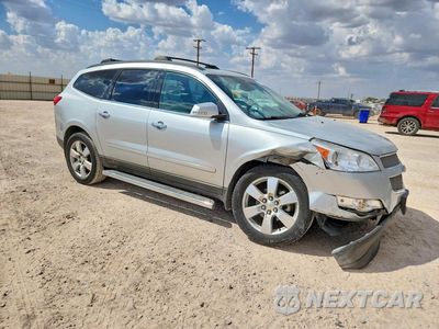 Czwarte zdjęcie samochodu z boku: 2012 CHEVROLET TRAVERSE LTZ VIN:1GNKRLEDXCJ299403 - miniatura