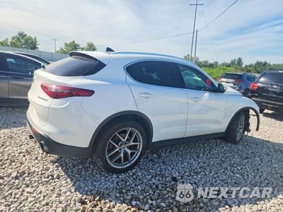 Trzecie zdjęcie samochodu z tyłu: 2018 ALFA ROMEO STELVIO TI LUXURY VIN:ZASFAKRN1J7C16294 - miniatura