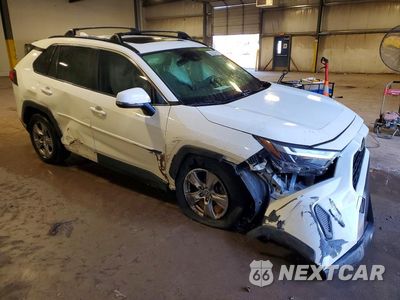 Czwarte zdjęcie samochodu z boku: 2023 TOYOTA RAV4 XLE VIN:JTMP1RFV3PD094882 - miniatura