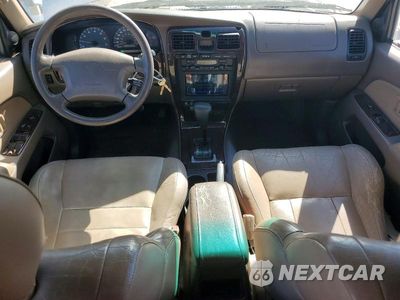 Zdjęcie 8 z 13 samochodu: 2002 TOYOTA 4RUNNER LIMITED VIN:JT3GN87R020230535 - miniatura