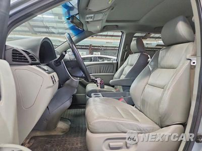 Zdjęcie 7 z 13 samochodu: 2010 HONDA ODYSSEY EXL VIN:5FNRL3H68AB042718 - miniatura