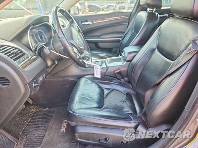 Zdjęcie 7 z 12 samochodu: 2017 CHRYSLER 300C VIN:2C3CCAEG2HH570044 - miniatura