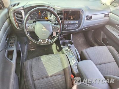 Zdjęcie 8 z 13 samochodu: 2016 MITSUBISHI OUTLANDER SE VIN:JA4AZ3A38GZ041142 - miniatura