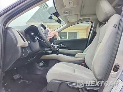 Zdjęcie 7 z 14 samochodu: 2021 HONDA HR-V EX VIN:3CZRU6H52MM749877 - miniatura