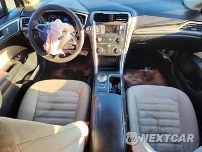 Zdjęcie 8 z 13 samochodu: 2017 FORD FUSION S VIN:3FA6P0G79HR328026 - miniatura