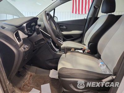 Zdjęcie 7 z 13 samochodu: 2020 CHEVROLET TRAX LS VIN:3GNCJKSB4LL305990 - miniatura