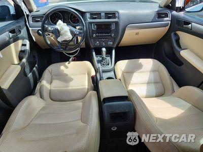 Zdjęcie 8 z 12 samochodu: 2017 VOLKSWAGEN JETTA SE VIN:3VWDB7AJ2HM394019 - miniatura