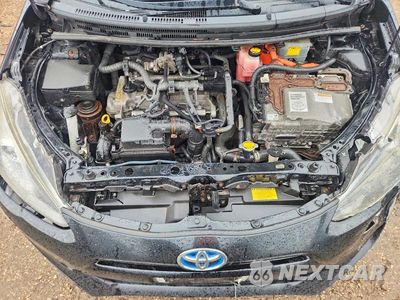 Zdjęcie 11 z 12 samochodu: 2015 TOYOTA PRIUS C TWO VIN:JTDKDTB38F1584771 - miniatura