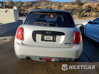 Zdjęcie 6 z 12 samochodu: 2017 MINI COOPER VIN:WMWXP5C34H2F61086 - miniatura