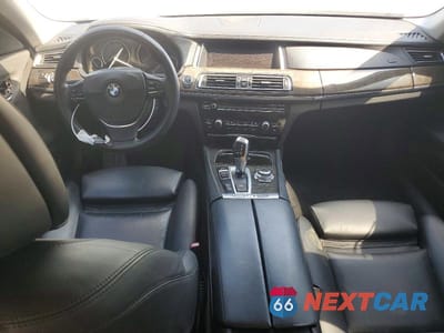 Zdjęcie 8 z 13 samochodu: 2013 BMW 7ER LXI VIN:WBAYF8C58DDE59394 - miniatura