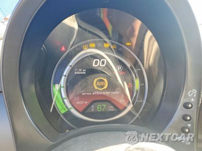 Zdjęcie 9 z 13 samochodu: 2017 FIAT 500 ELECTRIC VIN:3C3CFFGE3HT563269 - miniatura