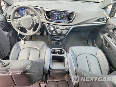 Zdjęcie 8 z 14 samochodu: 2025 CHRYSLER PACIFICA SELECT VIN:2C4RC1BG4SR597645 - miniatura