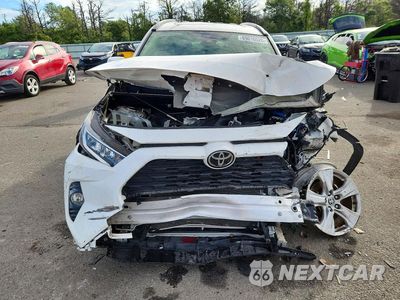 Piąte zdjęcie samochodu w środku: 2019 TOYOTA RAV4 XLE VIN:JTMP1RFV1KD046838 - miniatura