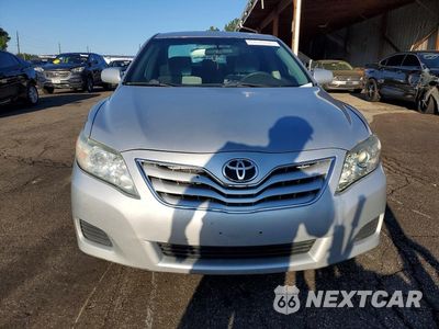 Piąte zdjęcie samochodu w środku: 2010 TOYOTA CAMRY BASE VIN:4T1BF3EK1AU020119 - miniatura