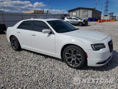 Czwarte zdjęcie samochodu z boku: 2015 CHRYSLER 300 S VIN:2C3CCABG9FH922165 - miniatura