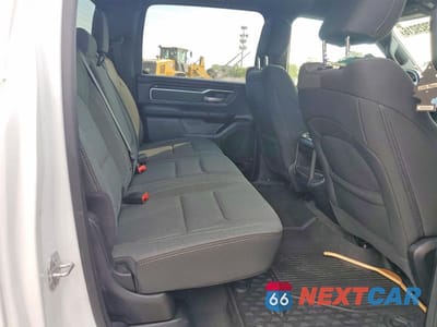Zdjęcie 10 z 13 samochodu: 2021 RAM 1500 BIG HORN/LONE STAR VIN:1C6SRFFT6MN567896 - miniatura