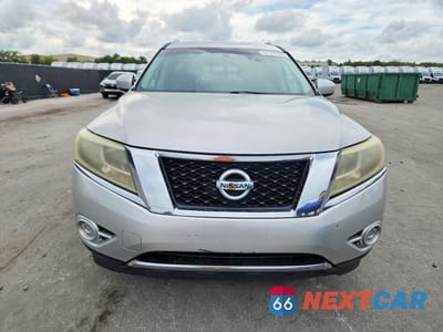 Piąte zdjęcie samochodu w środku: 2014 NISSAN PATHFINDER SV VIN:5N1AR2MN6EC667541 - miniatura