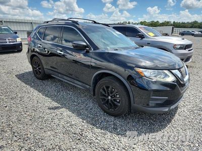 Czwarte zdjęcie samochodu z boku: 2017 NISSAN ROGUE SV VIN:5N1AT2MT0HC895653 - miniatura