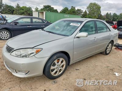 2005 TOYOTA CAMRY XLE V6 4T1BF30K15U096050 - główne zdjęcie licytacji z USA - miniatura