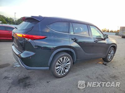 Trzecie zdjęcie samochodu z tyłu: 2021 TOYOTA HIGHLANDER PLATINUM VIN:5TDFZRAH7MS084460 - miniatura