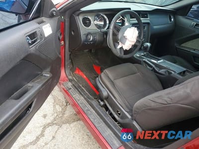 Zdjęcie 8 z 12 samochodu: 2012 FORD MUSTANG VIN:1ZVBP8AM7C5278726 - miniatura