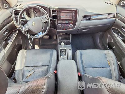 Zdjęcie 8 z 13 samochodu: 2016 MITSUBISHI OUTLANDER SE VIN:JA4AD3A35GZ054364 - miniatura