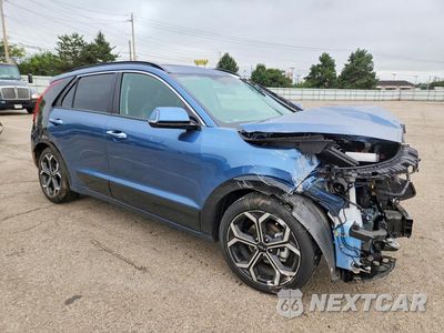 Czwarte zdjęcie samochodu z boku: 2023 KIA NIRO SX TOURING VIN:KNDCR3LF9P5109963 - miniatura