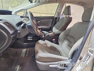 Zdjęcie 7 z 13 samochodu: 2013 TOYOTA PRIUS TWO VIN:JTDKN3DU1D0350073 - miniatura