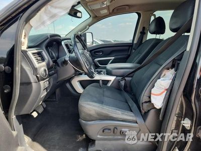 Zdjęcie 7 z 12 samochodu: 2019 NISSAN TITAN XD SV VIN:1N6BA1F4XKN530193 - miniatura