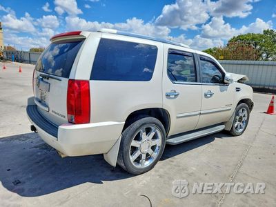Trzecie zdjęcie samochodu z tyłu: 2011 CADILLAC ESCALADE VIN:1GYS4AEFXBR329913 - miniatura