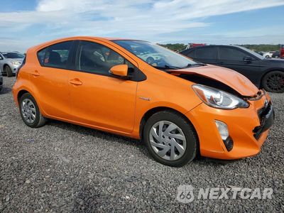 Czwarte zdjęcie samochodu z boku: 2015 TOYOTA PRIUS C TWO VIN:JTDKDTB38F1088840 - miniatura